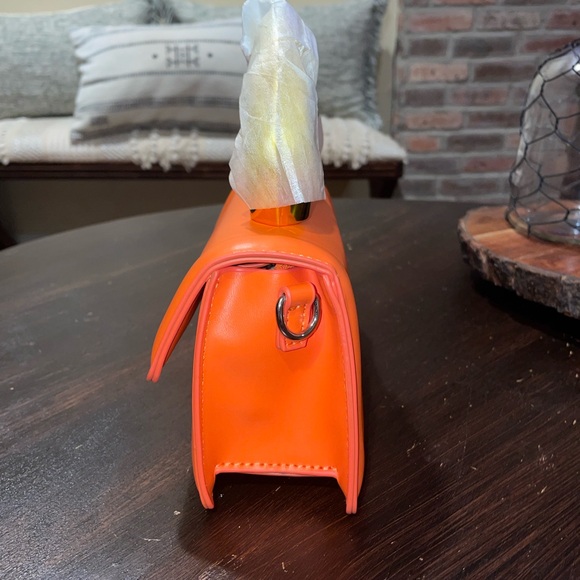 Mini Futuristic Orange Handbag - Picture 4 of 7